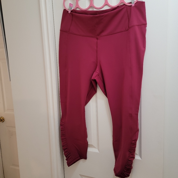 Fabletics High Waist Pureluxe Fitness 7/8 Leggings with Rouched Leg - Picture 2 of 5